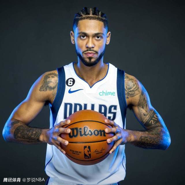 拥有完美身材的小姐