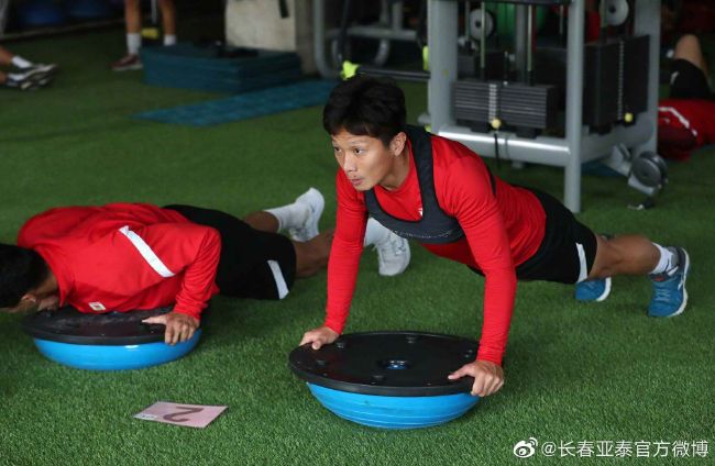 男人裸体阳茎桶进女下身